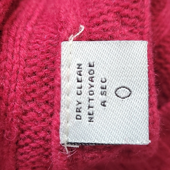 Emanuel Ungaro Red V-Neck Sweater - Picture 7 of 7